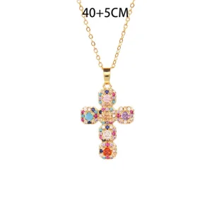 collier avec pendentif croix en zirconium