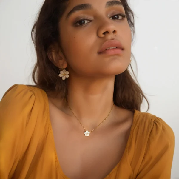 collier élégant en coquillage de fleurs pour femmes