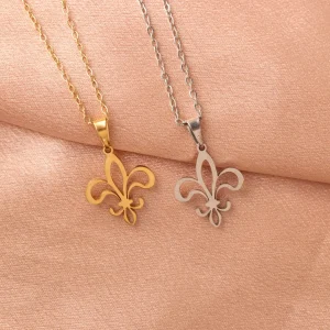 collier femme avec fleur de lys
