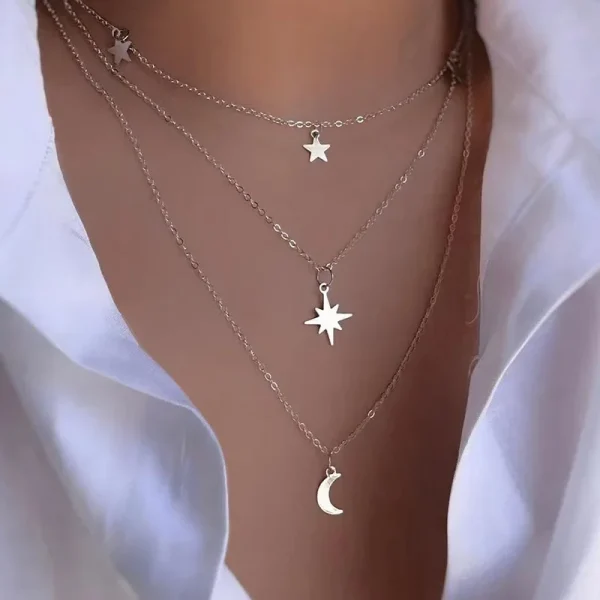 ensemble de colliers à pendentif lune et étoile