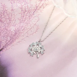 collier avec pendentif arbre de vie argenté