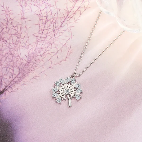 collier avec pendentif arbre de vie argenté