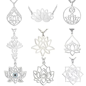 collier avec pendentif fleur de lotus