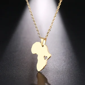 collier pendentif carte de l'Afrique avec coeur