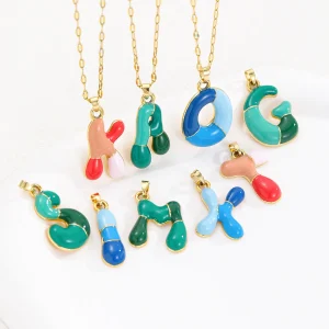collier avec pendentif de lettre A-Z coloré