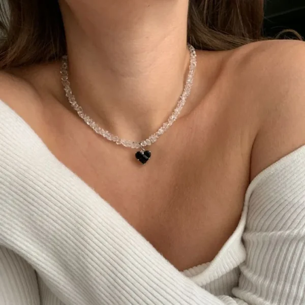 collier avec pendentif cœur en cristal
