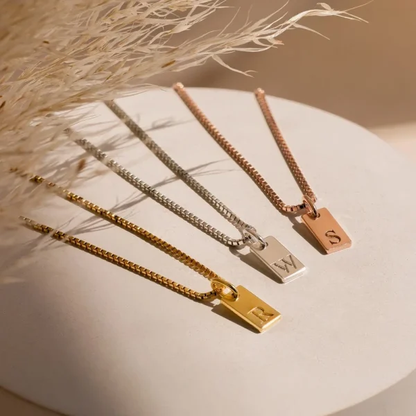 collier initiale gravée A à Z