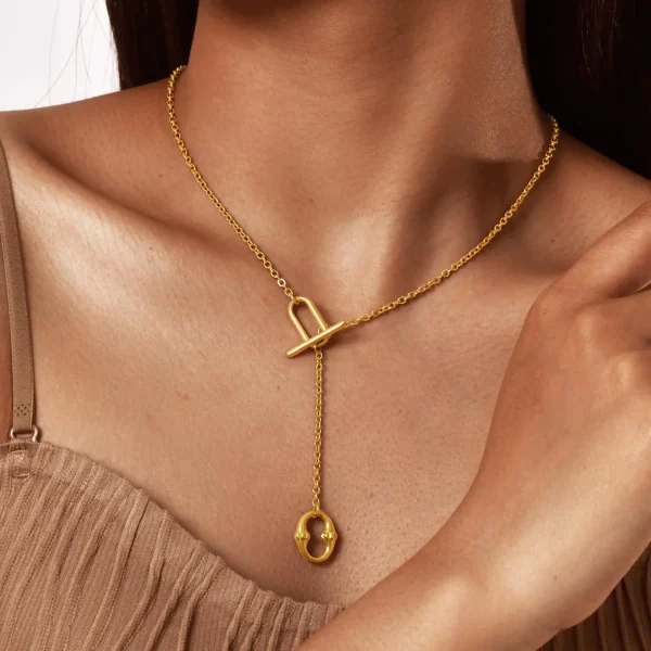 collier à pendentif géométrique en forme de Y