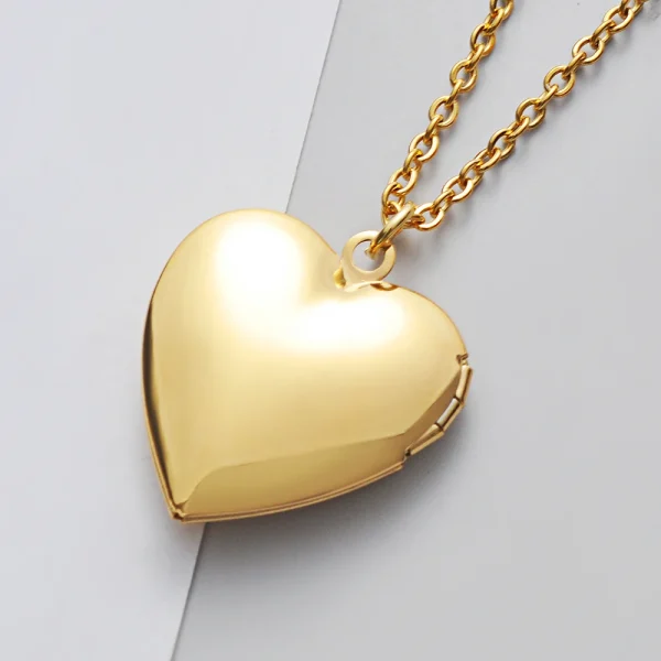 collier avec cadre photo en forme de cœur
