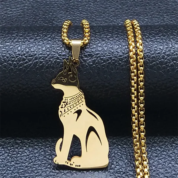collier avec pendentif symbole Horus