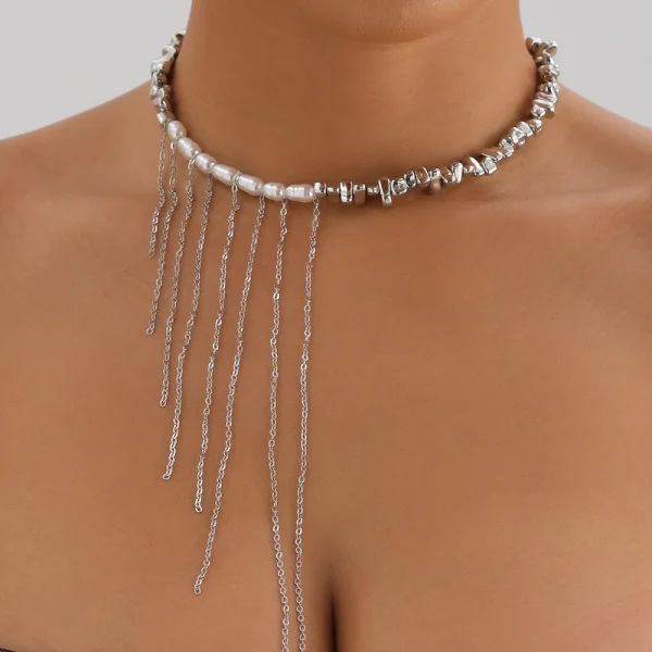collier ras du cou irrégulier en perles