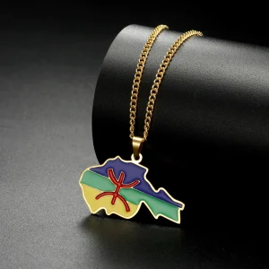 collier vintage avec symboles berbères d'Afrique