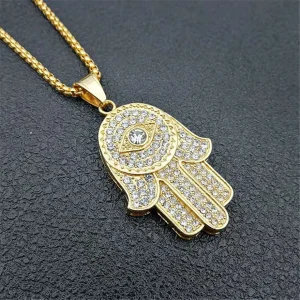 collier avec pendentif main de Fatma