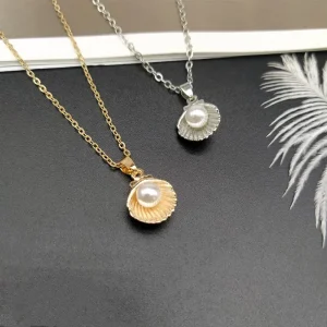 collier tendance avec pendentif en perles et coquillage
