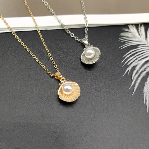 collier tendance avec pendentif en perles et coquillage