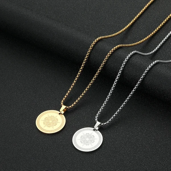 collier avec amulette d'Aphrodite