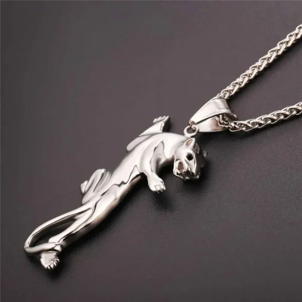 collier avec pendentif léopard