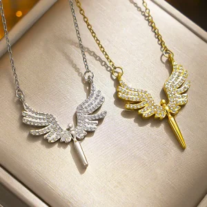 collier à ailes d'ange volantes
