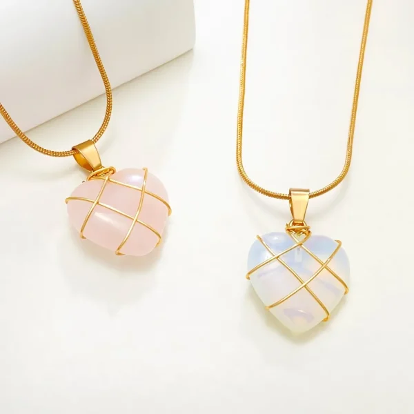 collier cristal opale en forme de cœur