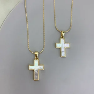 collier croix en nacre