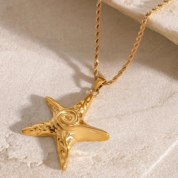 collier avec pendentif étoile de mer fileté