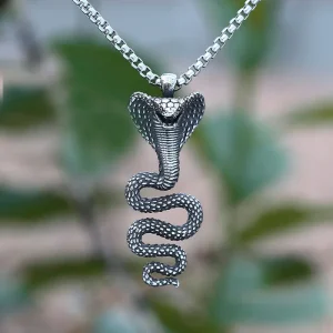 collier pendentif serpent cobra