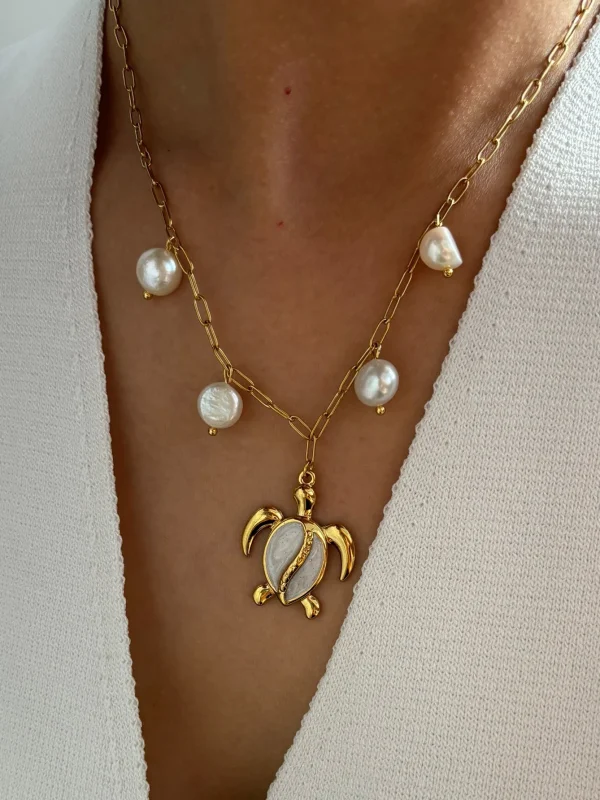 collier pendentif tortue en émail blanc