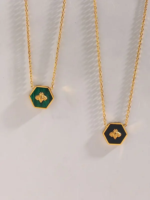 collier vintage abeille hexagonale