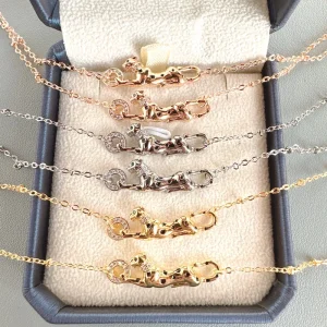 collier avec pendentif panthère léopard en zircon cubique