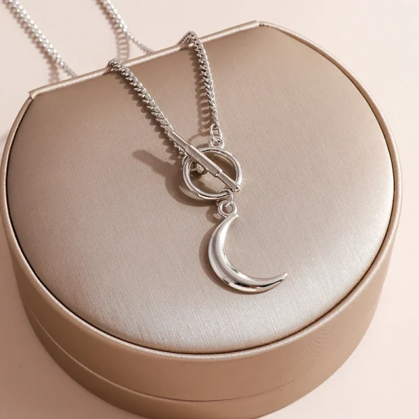 collier moon