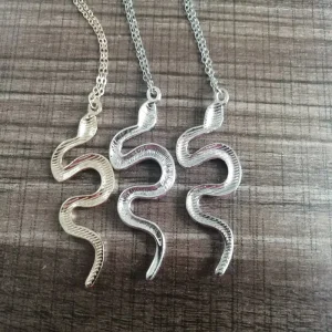 collier serpent en argent