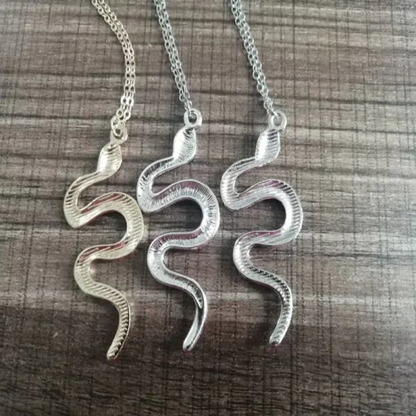 collier serpent en argent