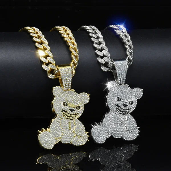 collier avec ours agressifs