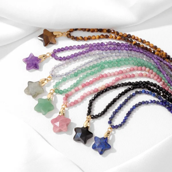 collier avec pendentif étoile