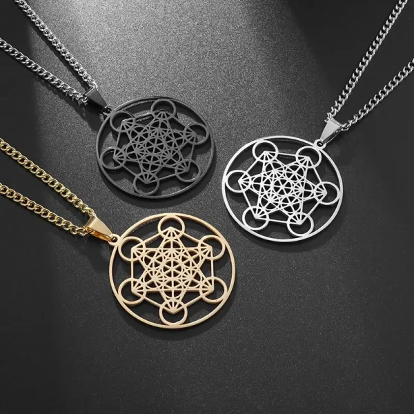 collier avec pendentif fleur de vie