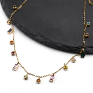 collier avec pendentif géométrique rond et rectangulaire