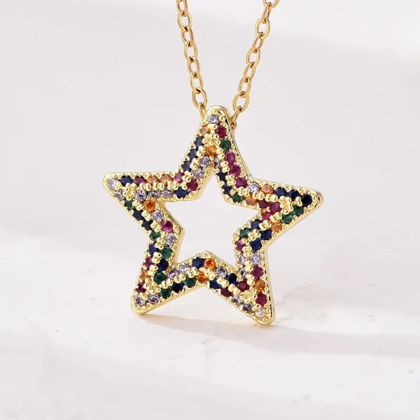 collier ras de cou avec pendentif étoile à strass
