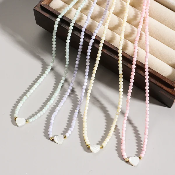 collier ras du cou en nacre pastel