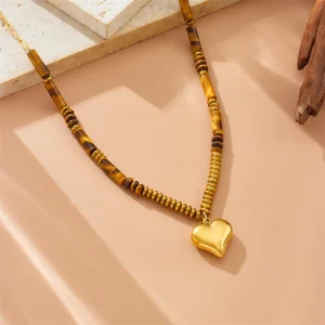 collier rétro en perles d'ambre