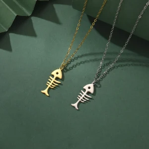 pendentif en forme d'arête de poisson