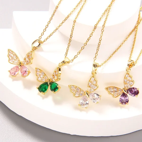 collier pendentif papillon en zircon